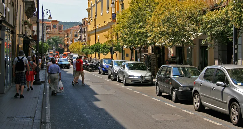 Sorrento trovati resti antichi romani durante i lavori di metanizzazione sul Corso Italia